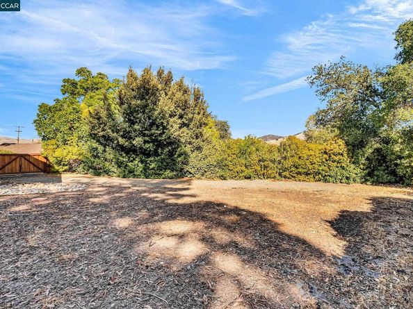 5872 Herriman Dr, Clayton CA 94517