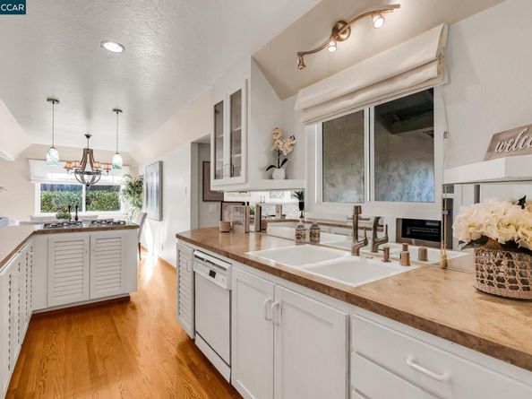 5872 Herriman Dr, Clayton CA 94517