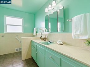 1293 Vistagrand Dr, San Leandro CA 94577