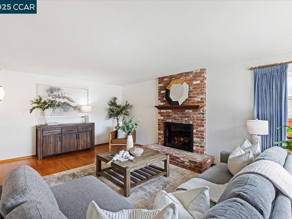 1293 Vistagrand Dr, San Leandro CA 94577