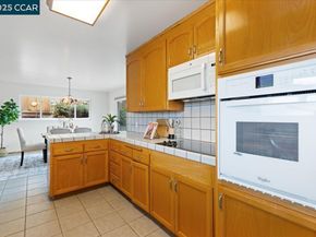 1293 Vistagrand Dr, San Leandro CA 94577