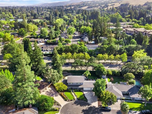 90 Princeton Ct, Danville CA 94526