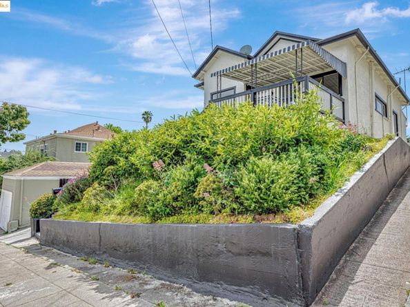 725 E 21St St, Oakland CA 94606