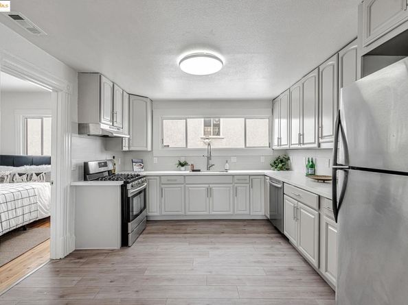 725 E 21St St, Oakland CA 94606