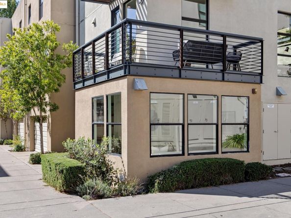 94 City Limits Cir, Oakland CA 94608