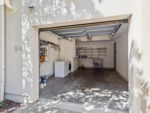 94 City Limits Cir, Oakland CA 94608