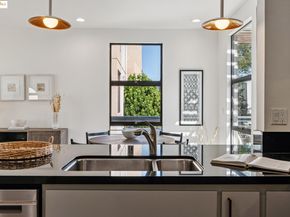 94 City Limits Cir, Oakland CA 94608