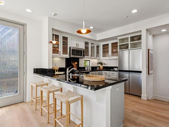 94 City Limits Cir, Oakland CA 94608