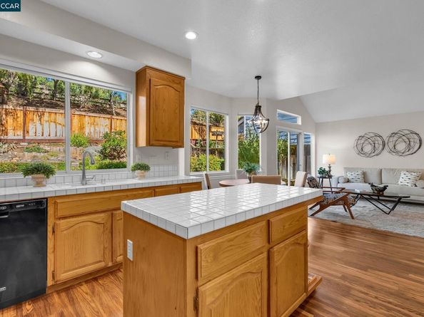 337 Saclan Terrace, Clayton CA 94517