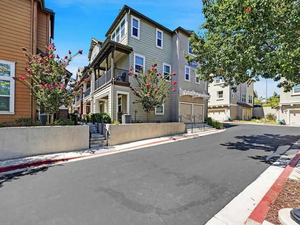 3971 Portola Cmn 1, Livermore CA 94551