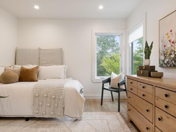 8040 Crest, Oakland CA 94605
