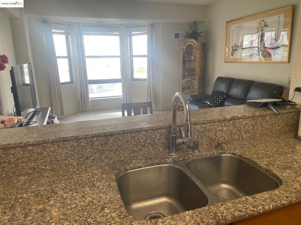 989 Webster Street #450, Oakland CA 94607