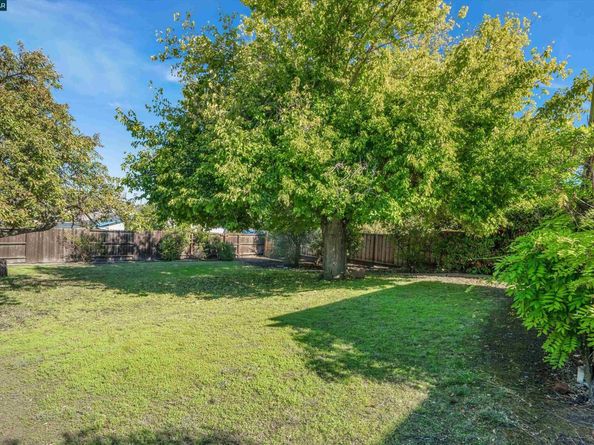 2968 Glenside Dr, Concord CA 94520