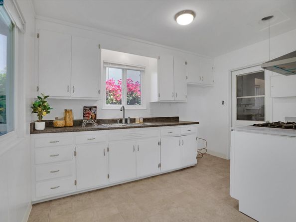 2968 Glenside Dr, Concord CA 94520