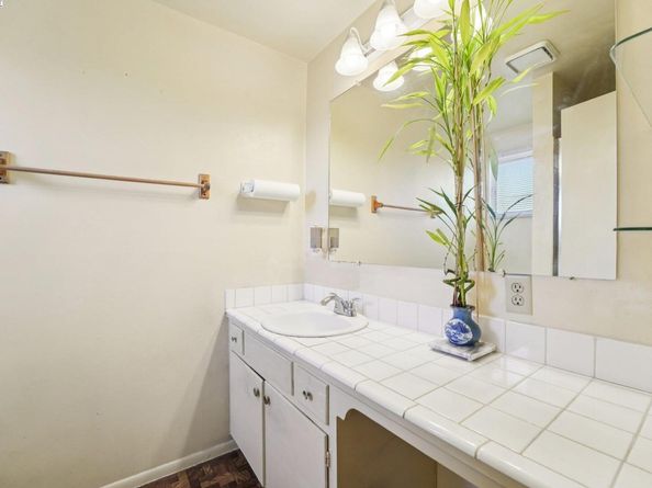 27342 Capri Ave, Hayward CA 94545
