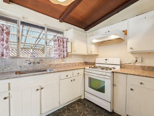 27342 Capri Ave, Hayward CA 94545