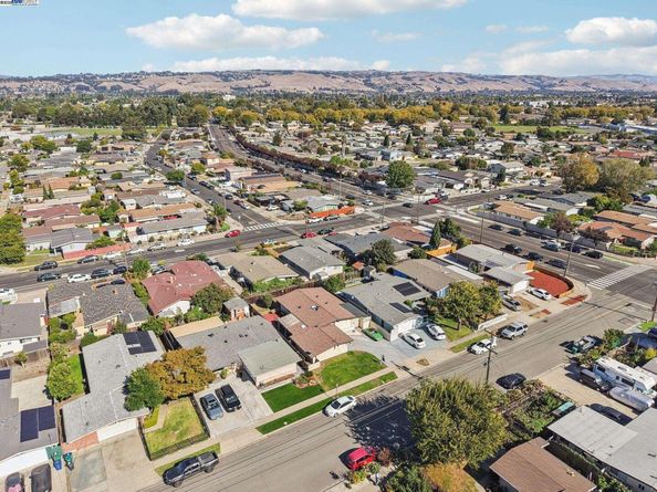 27342 Capri Ave, Hayward CA 94545