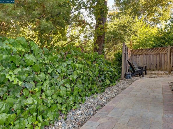 891 Bell Street, Lafayette CA 94549