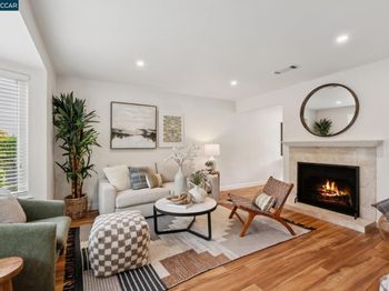46 Sierra Ln