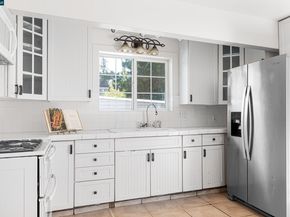 6383 Hillmont Dr, Oakland CA 94605