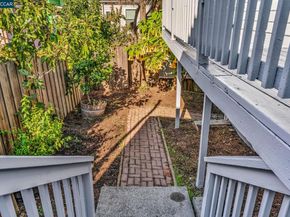 1519 Commerce Way, Oakland CA 94606