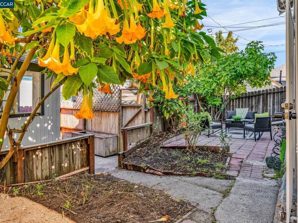 1519 Commerce Way, Oakland CA 94606