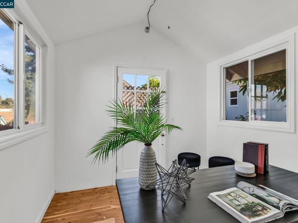 1519 Commerce Way, Oakland CA 94606