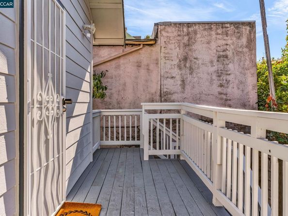 1519 Commerce Way, Oakland CA 94606