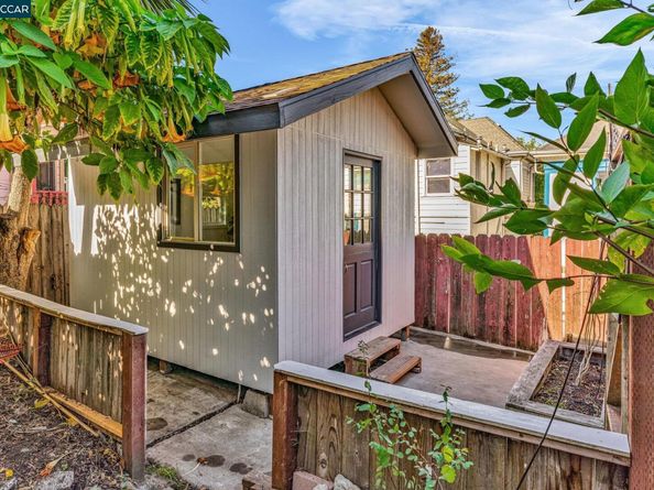 1519 Commerce Way, Oakland CA 94606