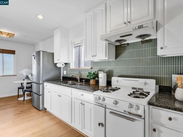 1519 Commerce Way, Oakland CA 94606