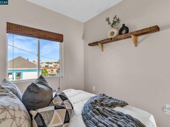 1519 Commerce Way, Oakland CA 94606