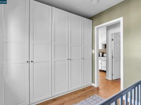 1519 Commerce Way, Oakland CA 94606