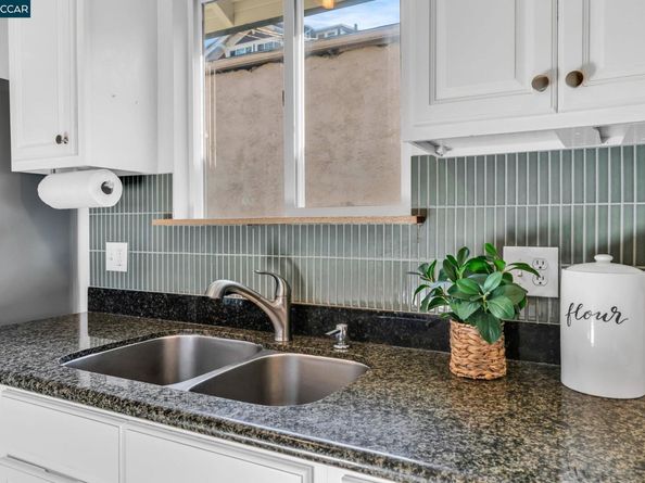 1519 Commerce Way, Oakland CA 94606