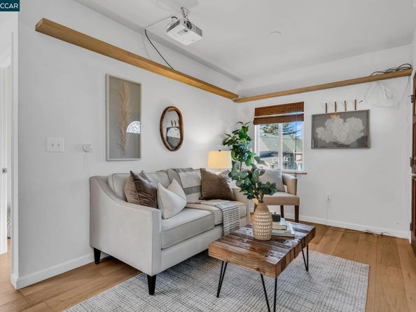 1519 Commerce Way, Oakland CA 94606