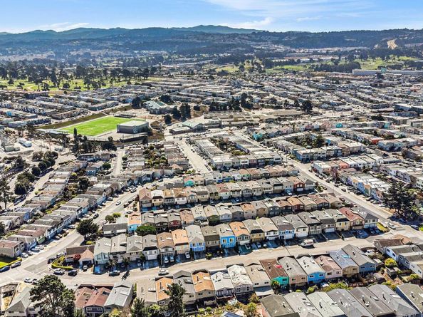 353 E Moltke Street, Daly City CA 94014
