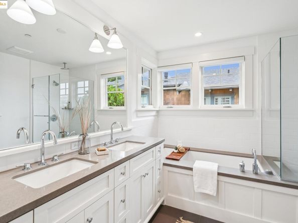 2 EMERY Lane, Oakland CA 94618