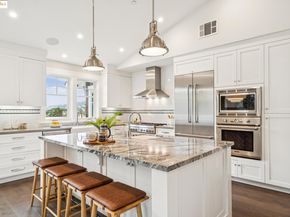 2 EMERY Lane, Oakland CA 94618