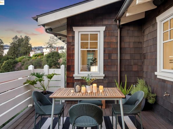 2 EMERY Lane, Oakland CA 94618