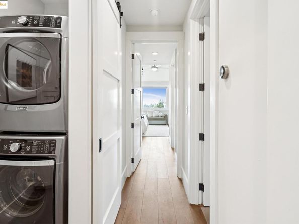 2 EMERY Lane, Oakland CA 94618