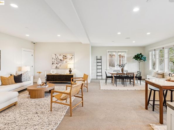 2 EMERY Lane, Oakland CA 94618