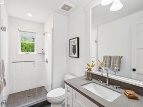 2 EMERY Lane, Oakland CA 94618