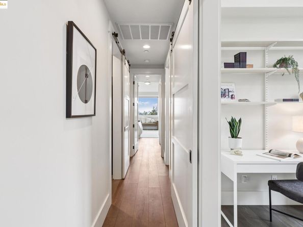 2 EMERY Lane, Oakland CA 94618