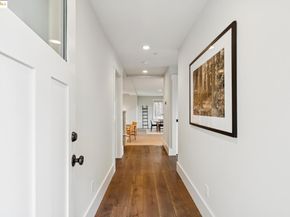 2 EMERY Lane, Oakland CA 94618