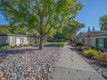 1221 Oakmont Drive