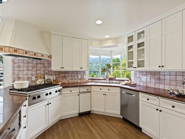 59 Hacienda Cir, Orinda CA 94563