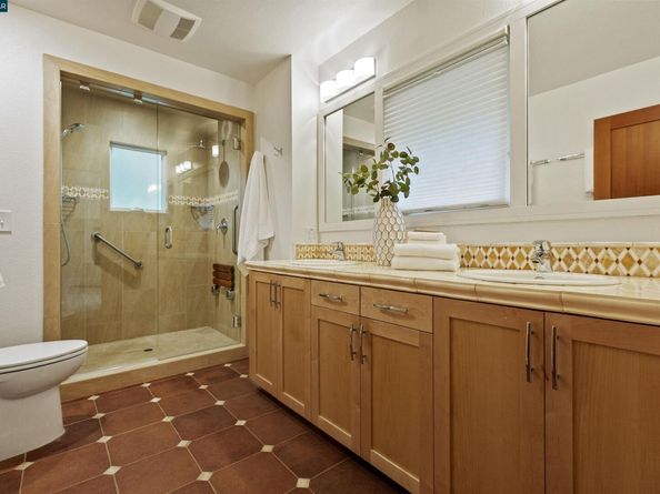 59 Hacienda Cir, Orinda CA 94563