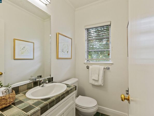 59 Hacienda Cir, Orinda CA 94563