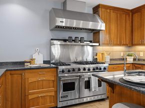 5 Virginia Garden, Berkeley CA 94702