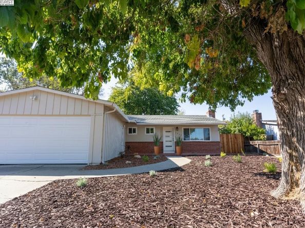1351 Cypress Dr, Concord CA 94520