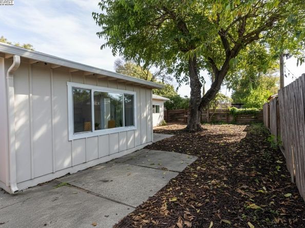 1351 Cypress Dr, Concord CA 94520